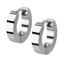 Load image into Gallery viewer, Huggies with flat edge, polished, 7mm diameter, 2mm thick, 0.8mm piece in ear
