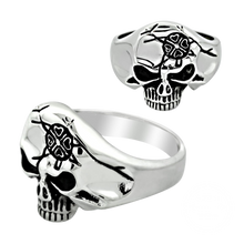 Load image into Gallery viewer, Polished stainless steel rings,  with a heart and clover design. 
