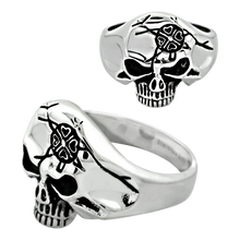 Load image into Gallery viewer, Polished stainless steel rings,  with a heart and clover design. 
